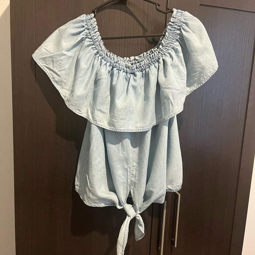 Express Chambray Off-the-Shoulder Tie Front Top – Size Medium 💙✨